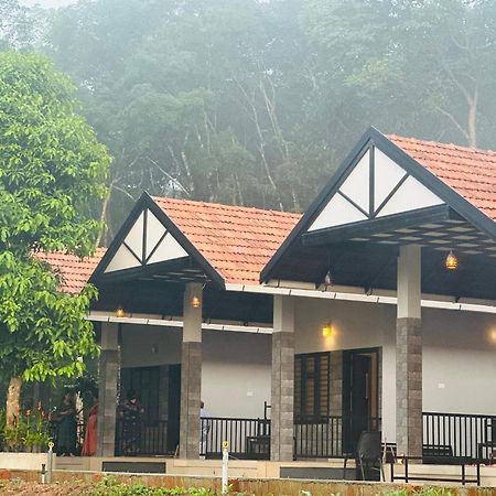 Meghamalhar Mananthavady Exterior foto