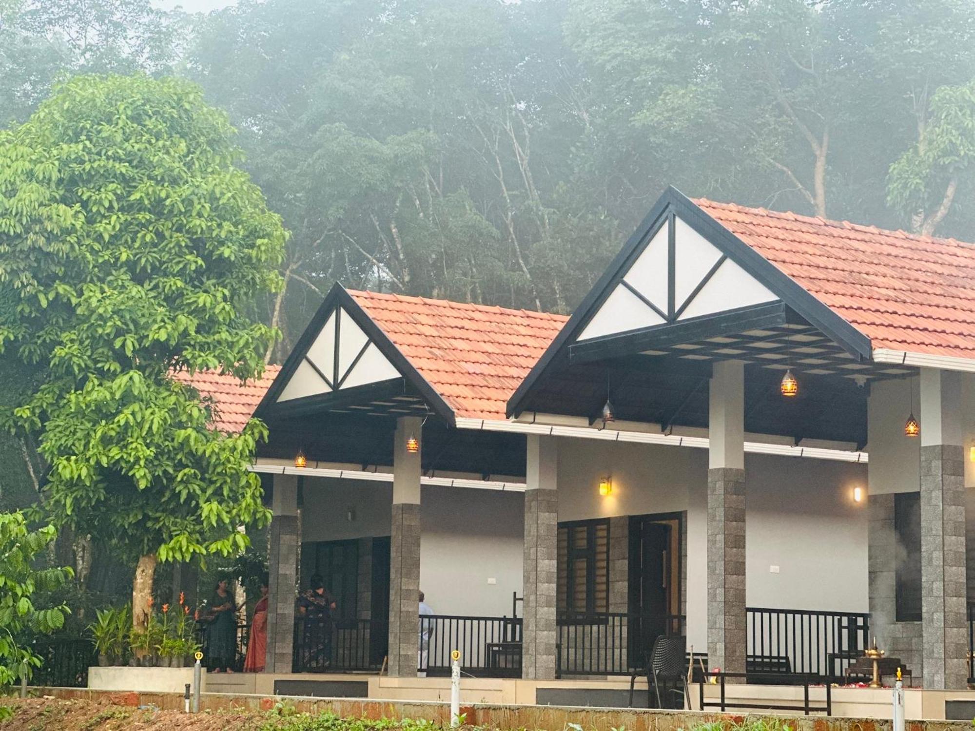 Meghamalhar Mananthavady Exterior foto